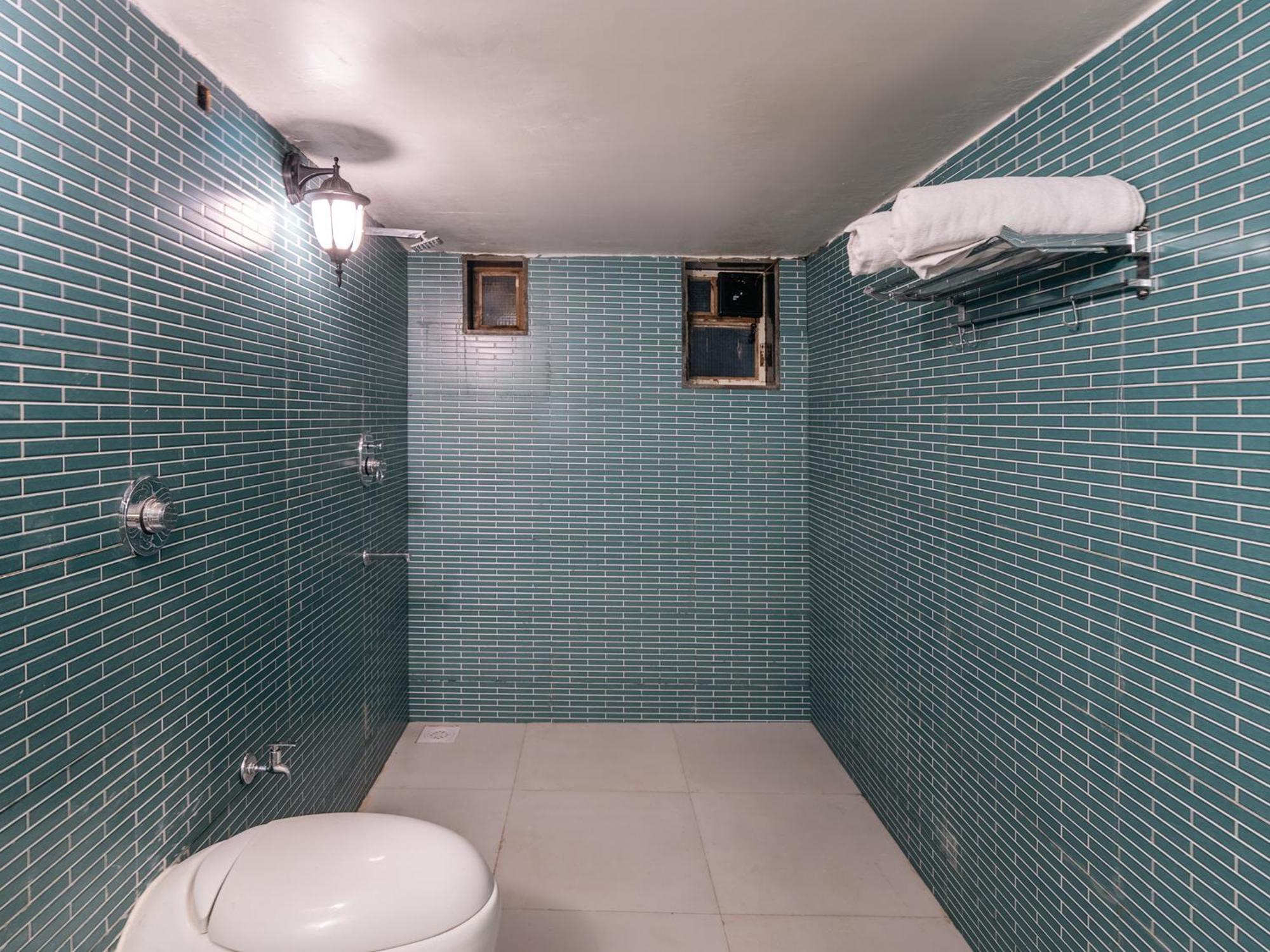 Moustache Daman Hostel Room photo